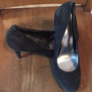 Jessica Simpson Suede Pump
